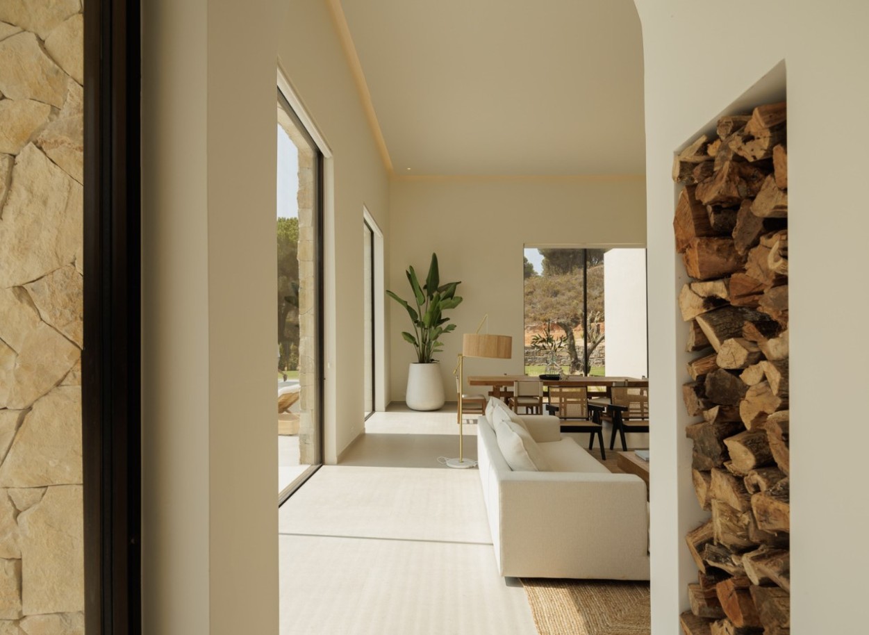 Fantastic modern 4+1-bedroom villa for sale in Quinta do Lago, Algarve_261500