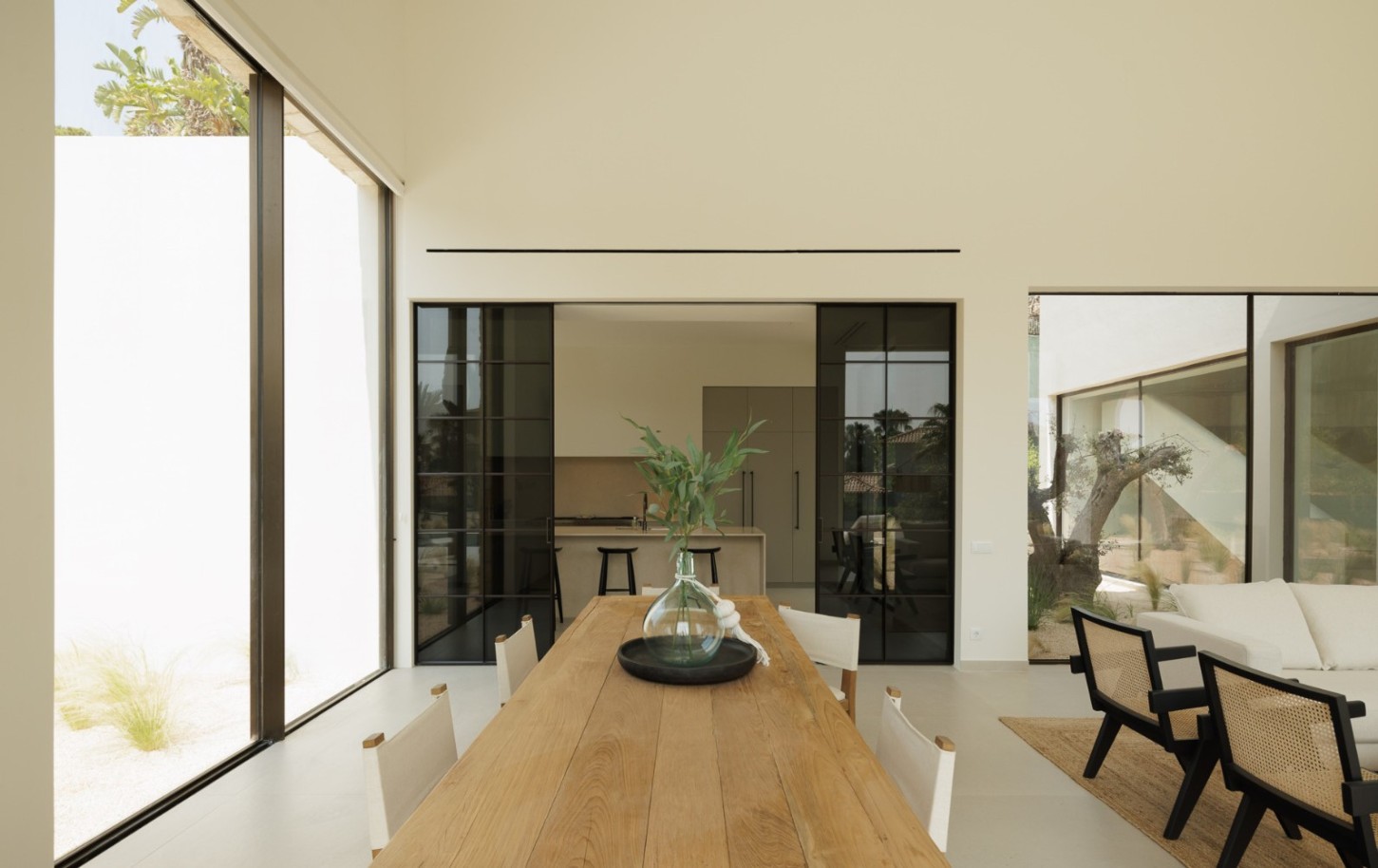 Fantastic modern 4+1-bedroom villa for sale in Quinta do Lago, Algarve_261501