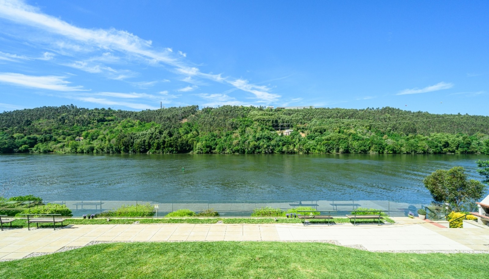 Moradia V4 com piscina e vistas de rio, à venda, em Foz do Sousa_262039