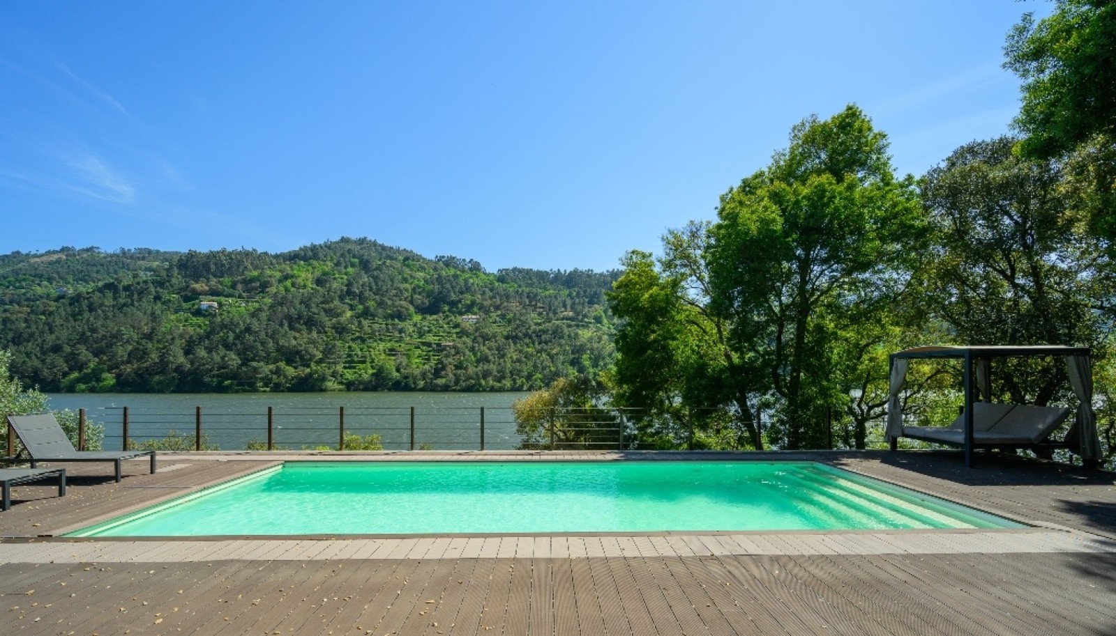 Moradia com piscina em frente ao Rio Douro, Baião_262580