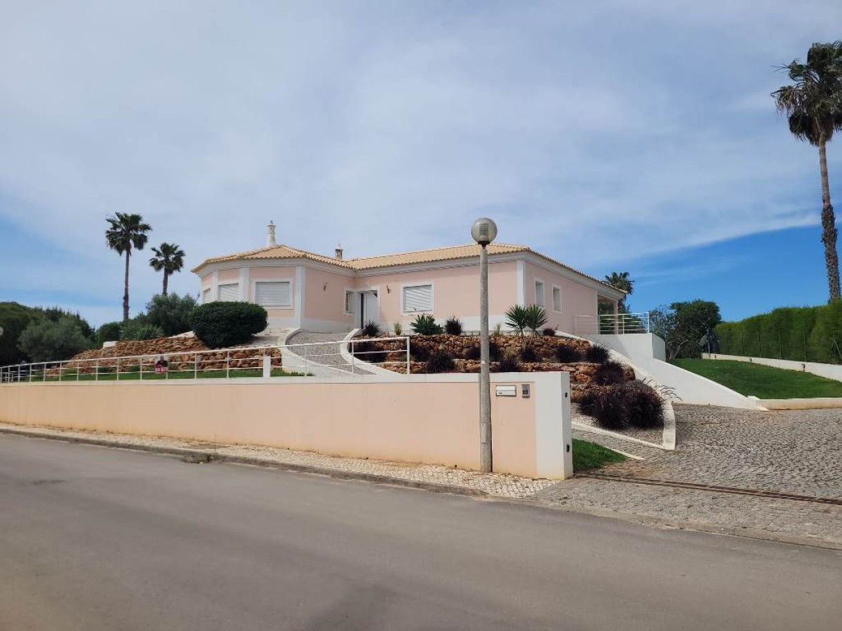 Villa reformada de 3 dormitorios en venta en Odiáxere, Lagos, Algarve_264081