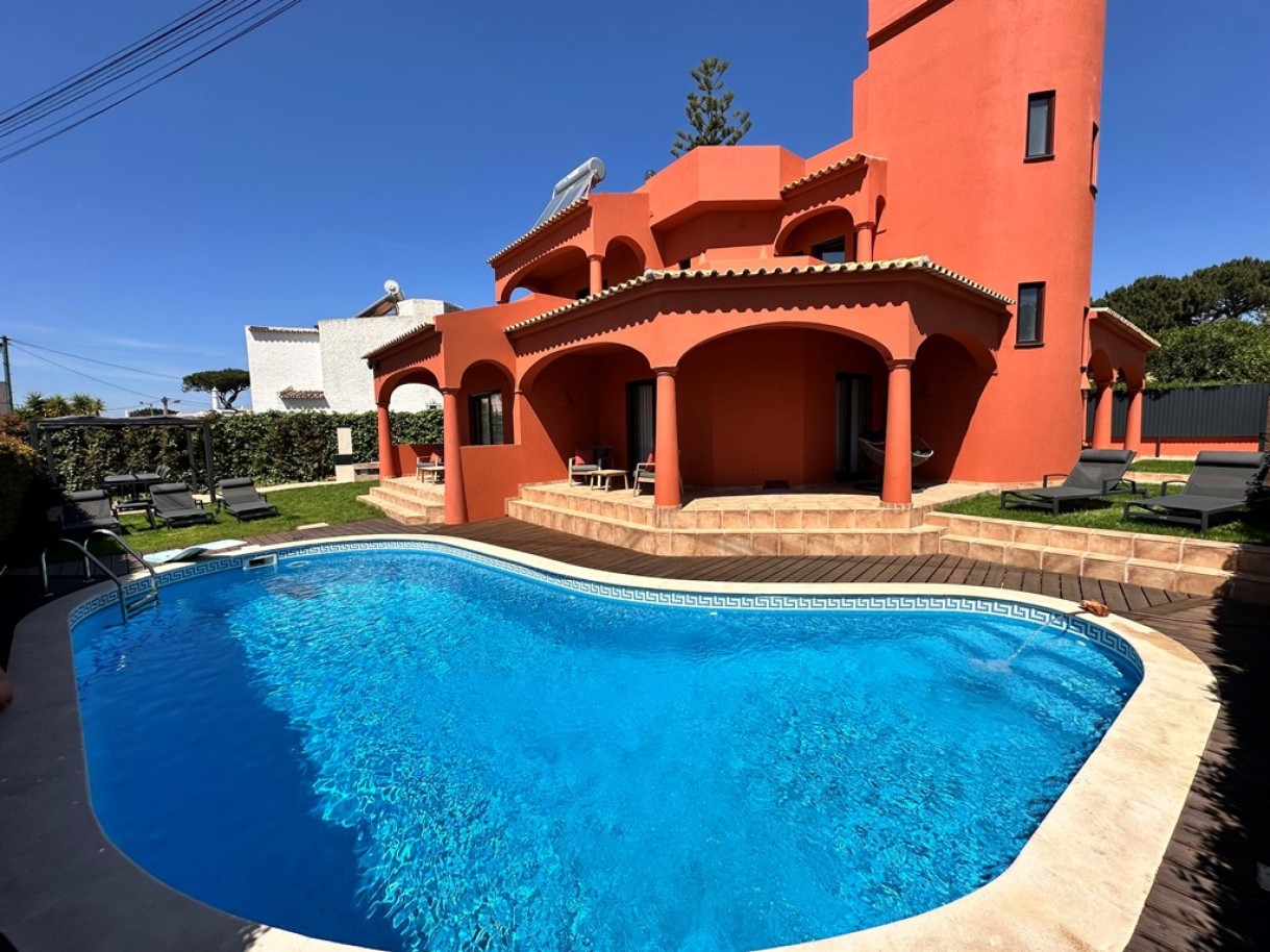 Large 4-bedroom villa with pool for sale in Vilamoura, Algarve_264121