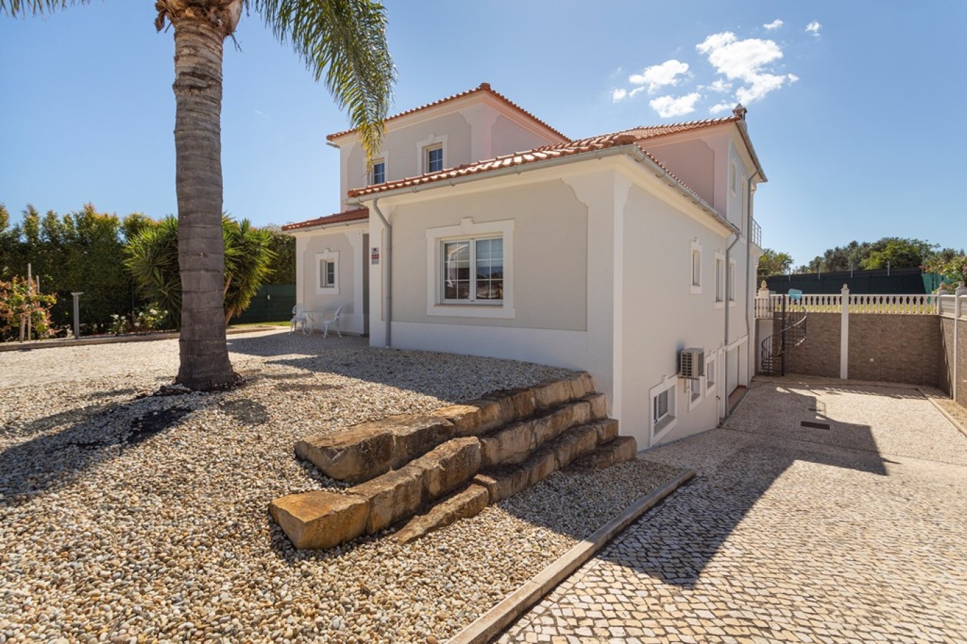 Moradia V5 com piscina, para venda em Vilamoura, Algarve_264466