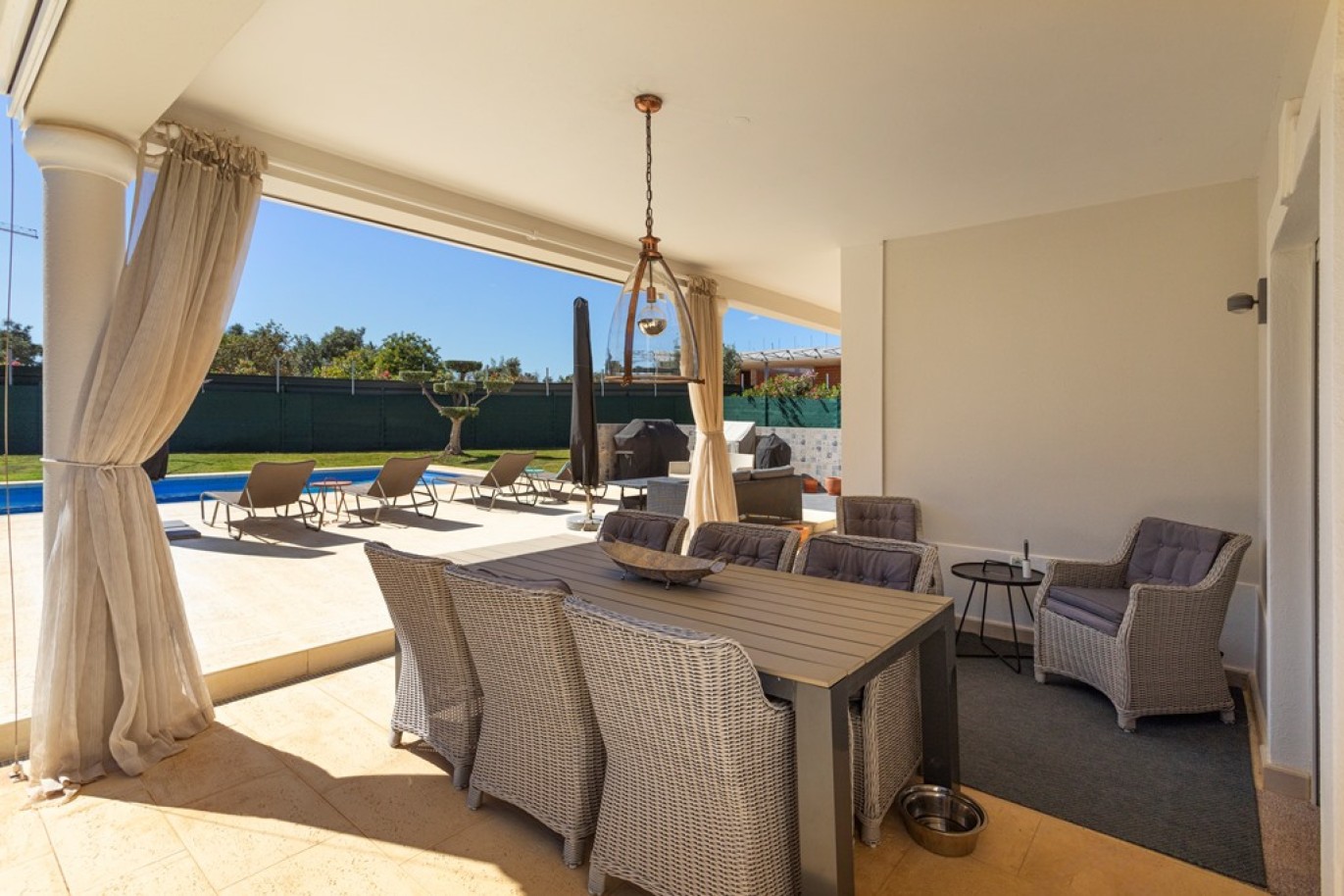 5-bedroom villa with pool, for sale in Vilamoura, Algarve_264469