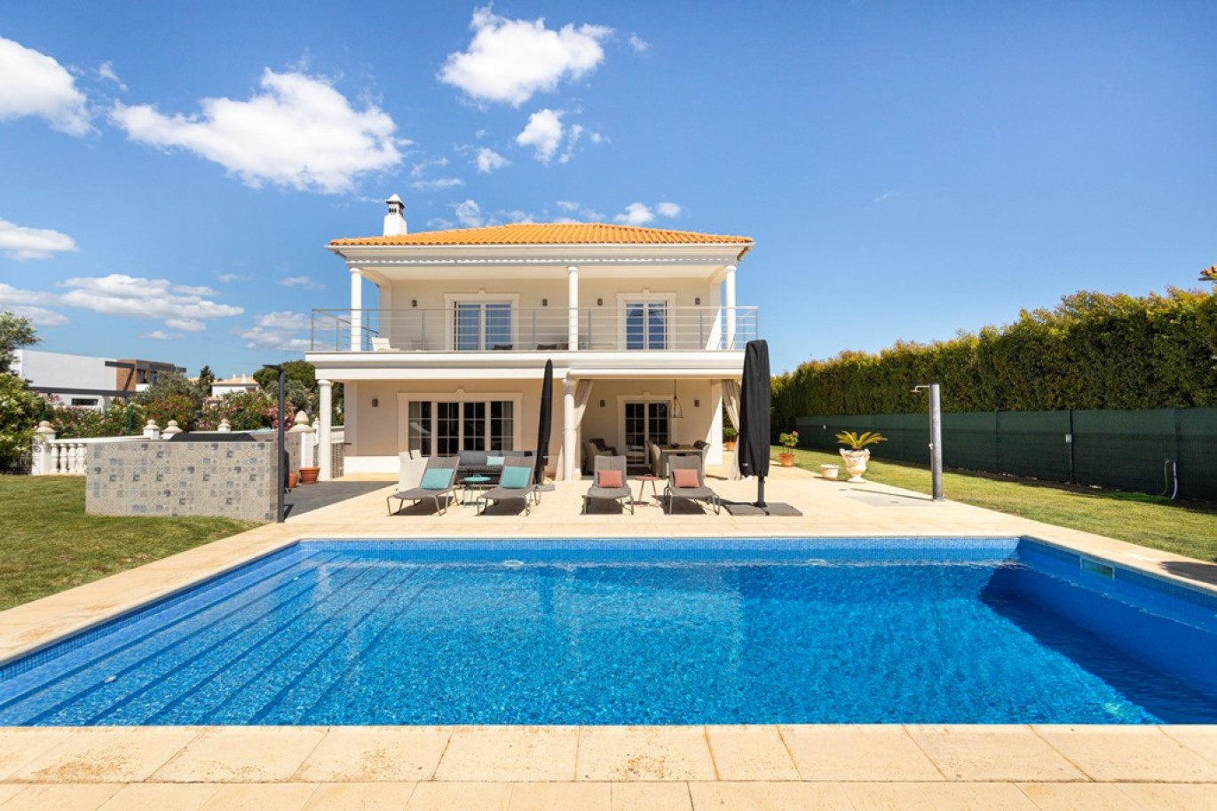 Moradia V5 com piscina, para venda em Vilamoura, Algarve_264470