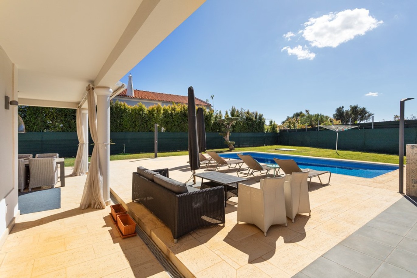 Moradia V5 com piscina, para venda em Vilamoura, Algarve_264471