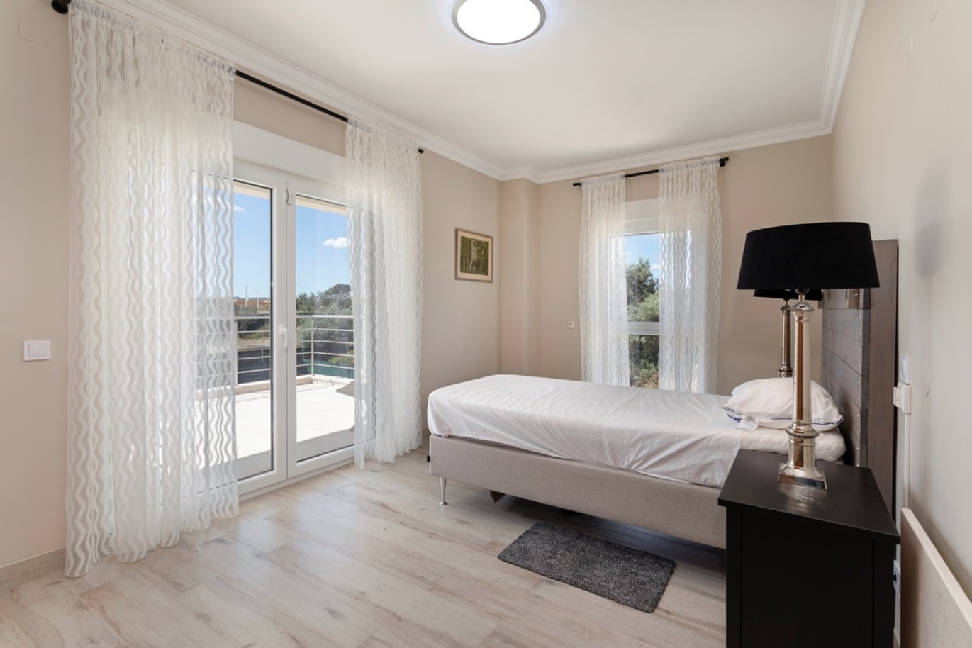 5-bedroom villa with pool, for sale in Vilamoura, Algarve_264480