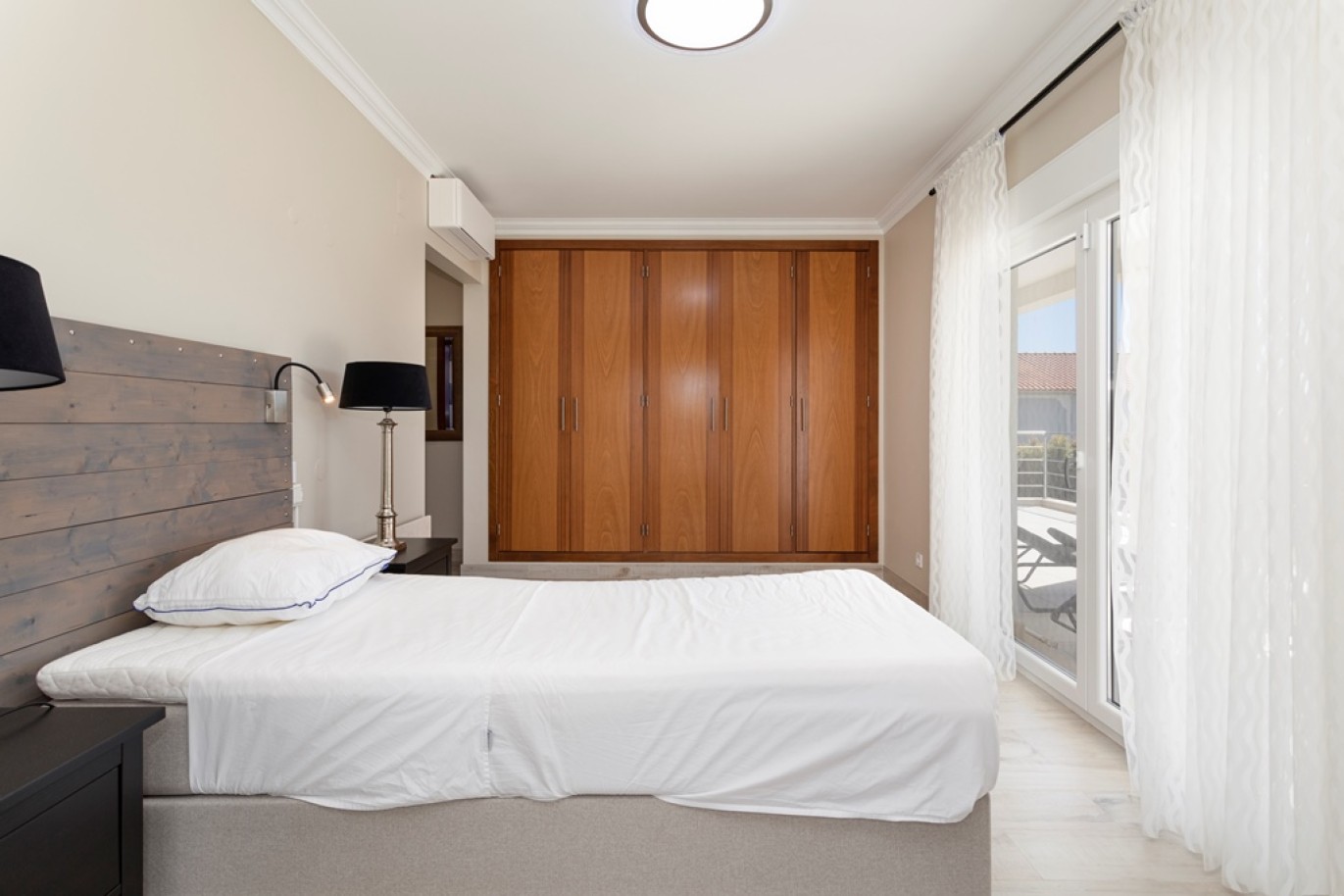 5-bedroom villa with pool, for sale in Vilamoura, Algarve_264481