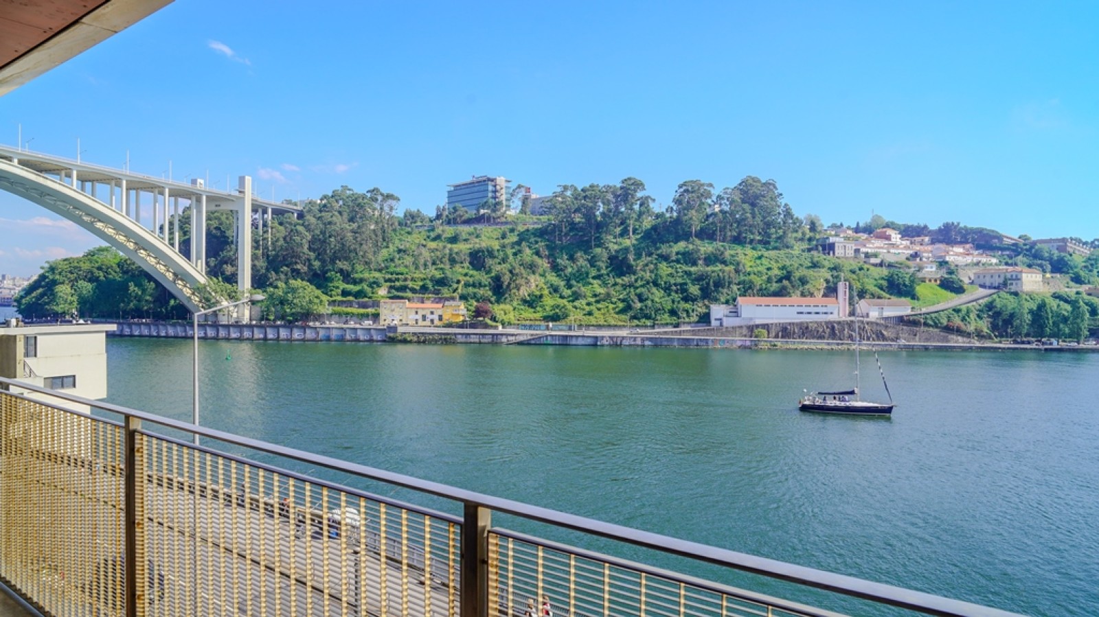 Five bedroom flat with balcony and river views, for sale, Porto, Portugal_265115