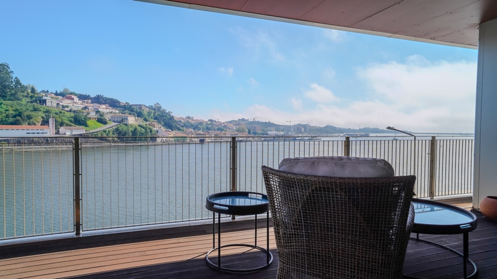 Five bedroom flat with balcony and river views, for sale, Porto, Portugal_265116