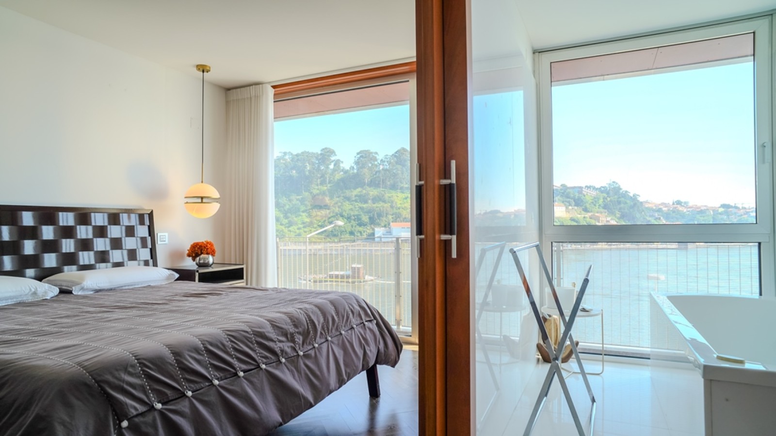 Apartamento T5 com varanda e vistas de rio, para venda, Porto, Portugal_265143