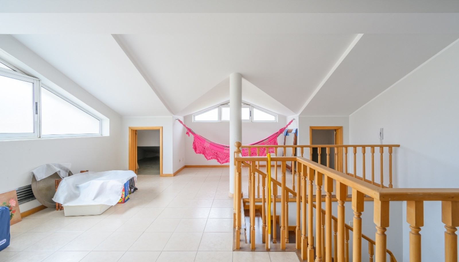 Villa de 3+1 chambres avec patio et grenier, à vendre, à Leça da Palmeira_265989