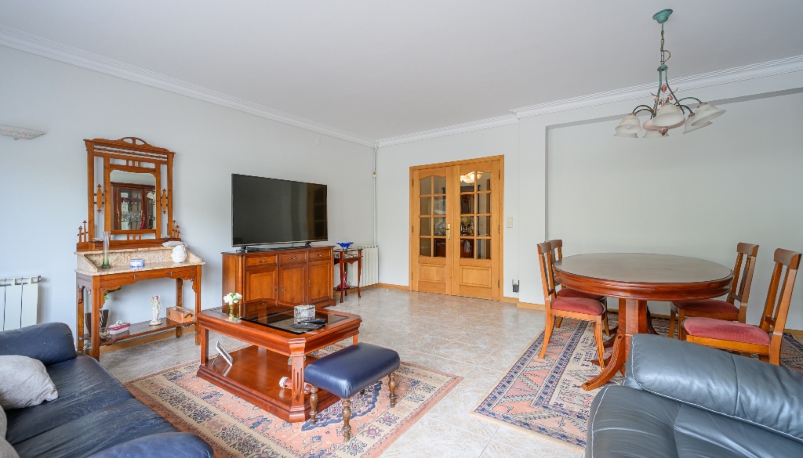 Villa de 3+1 chambres avec patio et grenier, à vendre, à Leça da Palmeira_266010