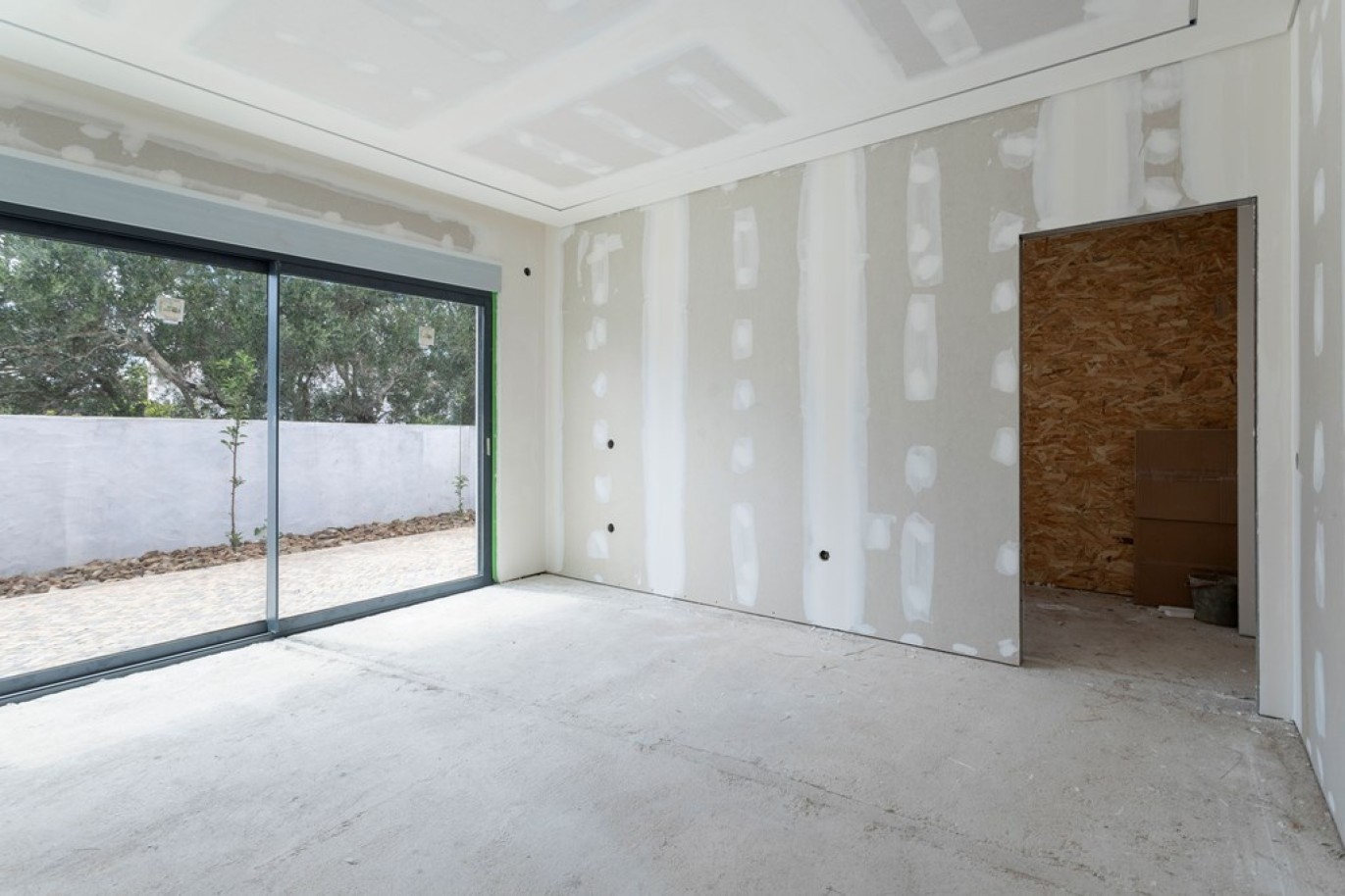 Moderna villa de 4 dormitorios en construcción, en venta en São Brás de Alportel, Algarve_266721