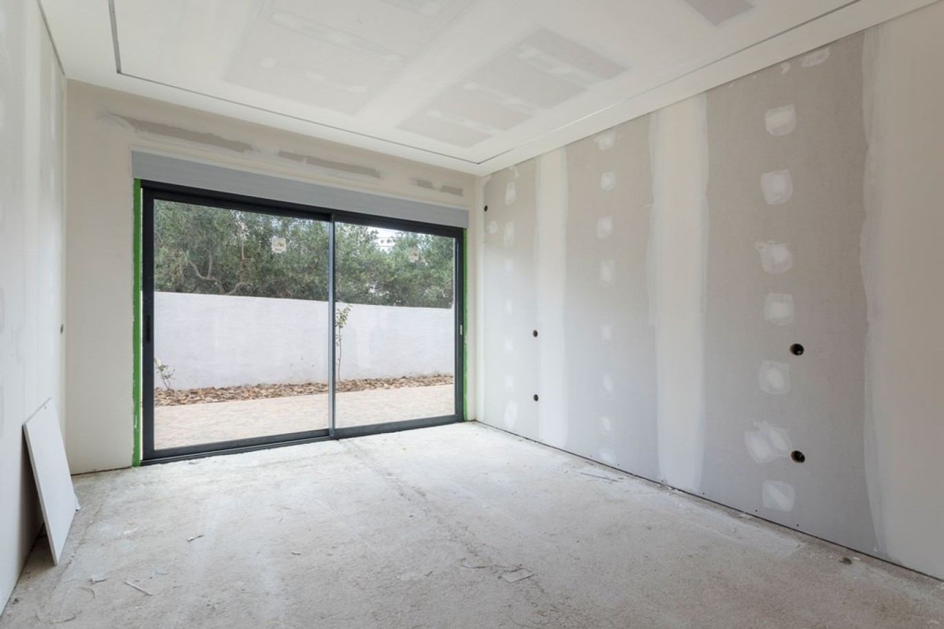 Modern 4-bedroom villa under construction, for sale in São Brás de Alportel, Algarve_266724