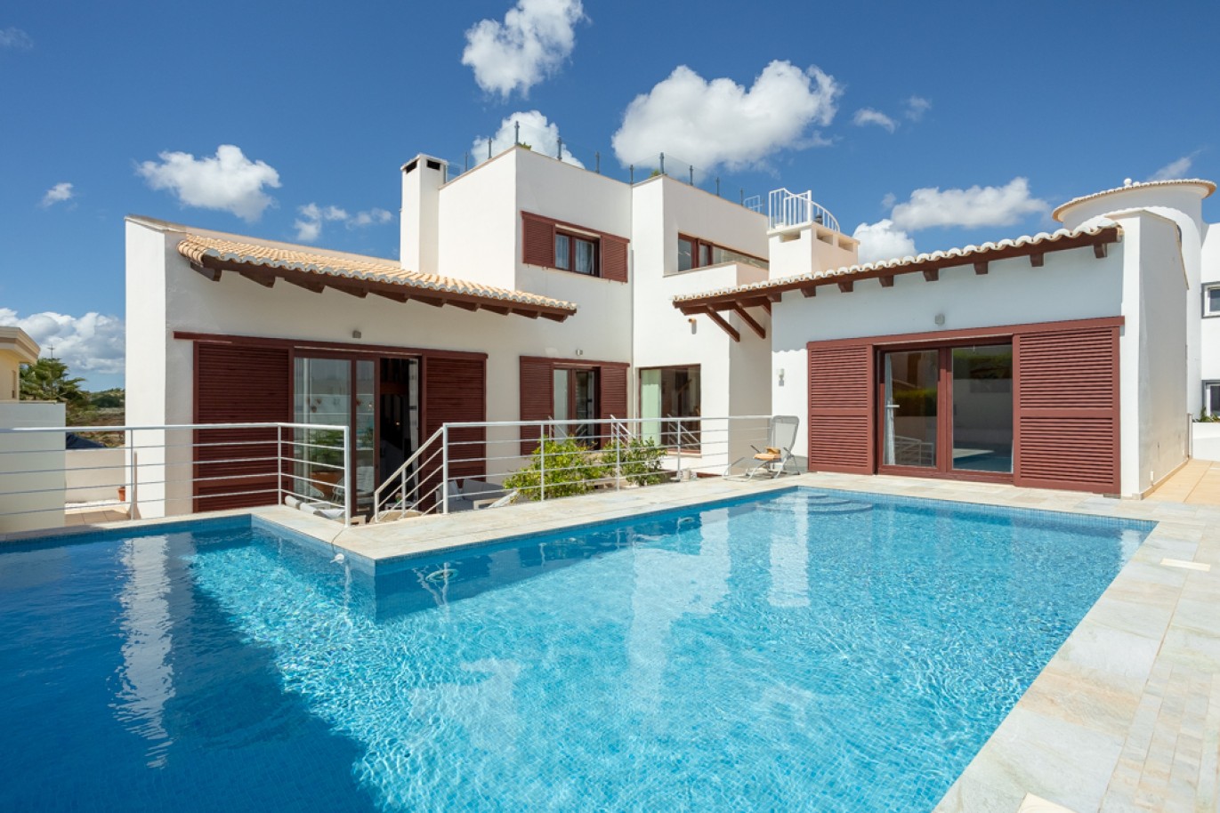 fantastic-5-bedroom-villa-with-pool-for-sale-in-lagos-algarve