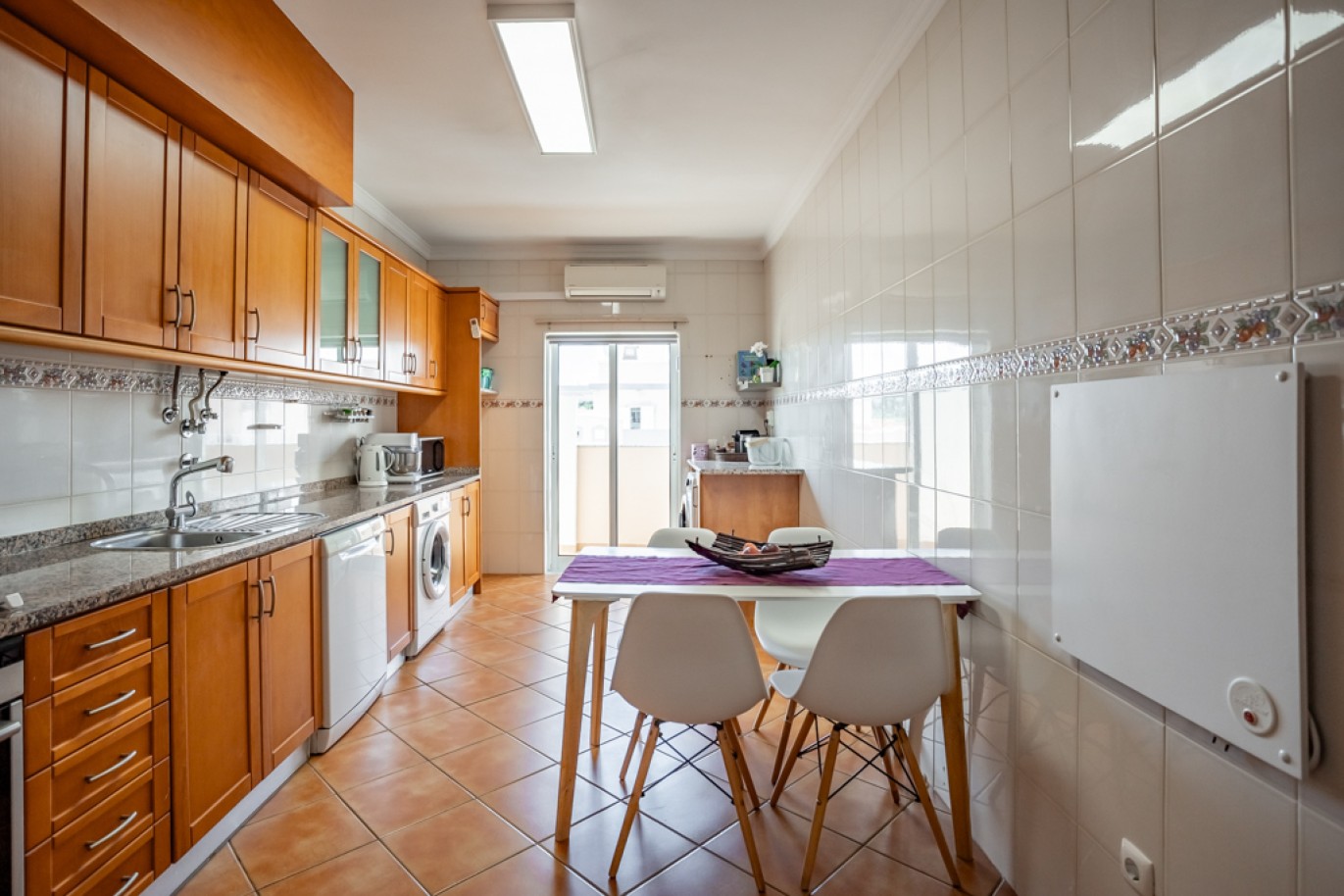 Piso de 2 dormitorios, con terraza, en venta en Lagos, Algarve_267184
