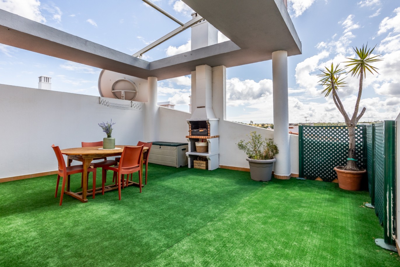 Piso de 2 dormitorios, con terraza, en venta en Lagos, Algarve_267187