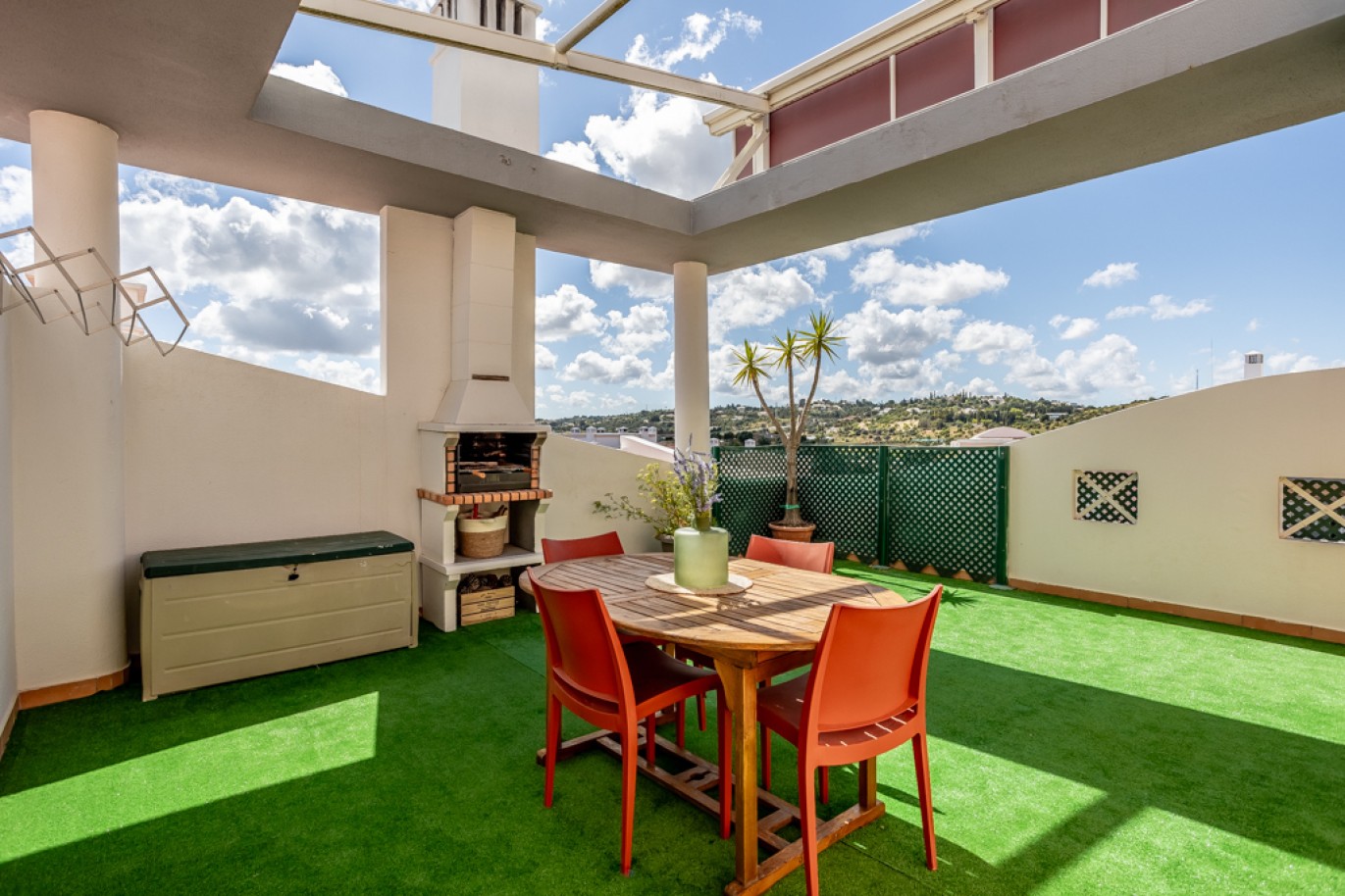 Piso de 2 dormitorios, con terraza, en venta en Lagos, Algarve_267188