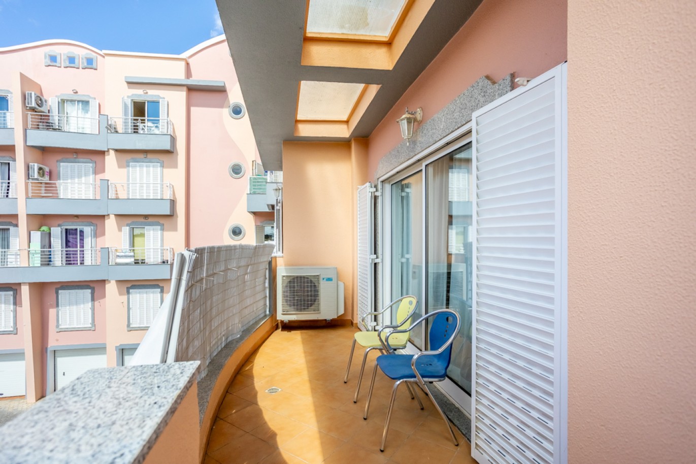 Piso de 2 dormitorios, con terraza, en venta en Lagos, Algarve_267189
