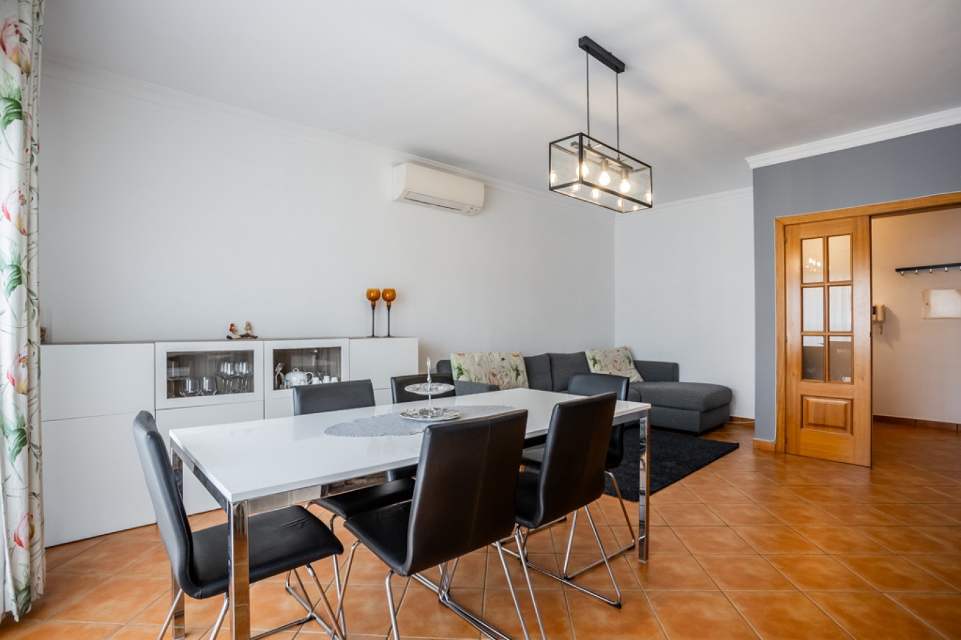 Piso de 2 dormitorios, con terraza, en venta en Lagos, Algarve_267206