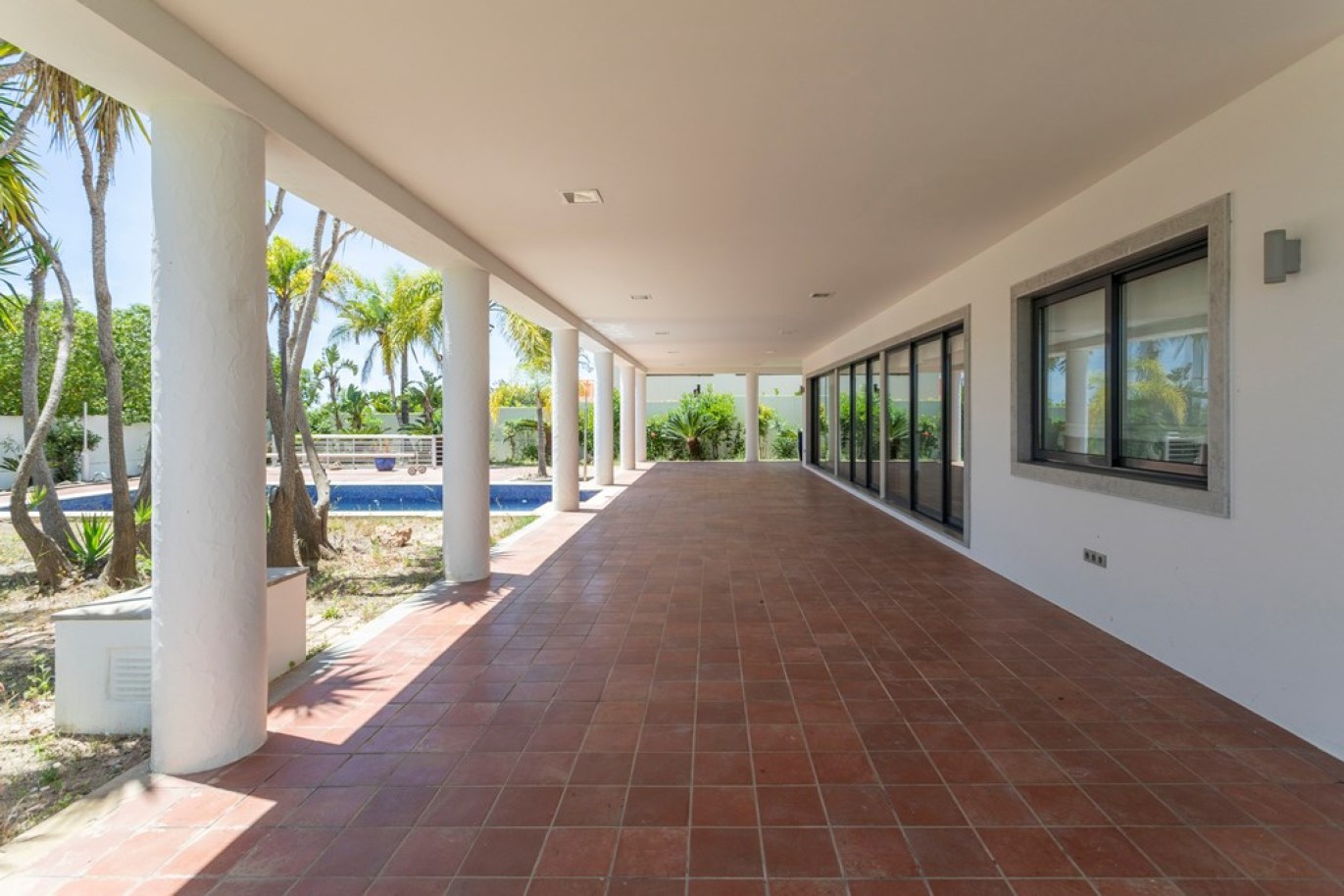Fantástica villa independiente de 3 dormitorios en venta en Tavira, Algarve_267303