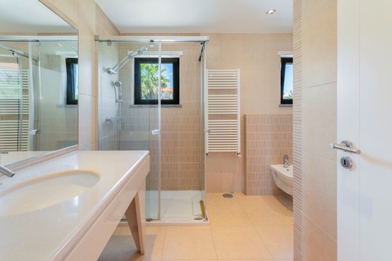 Fantástica villa independiente de 3 dormitorios en venta en Tavira, Algarve_267339