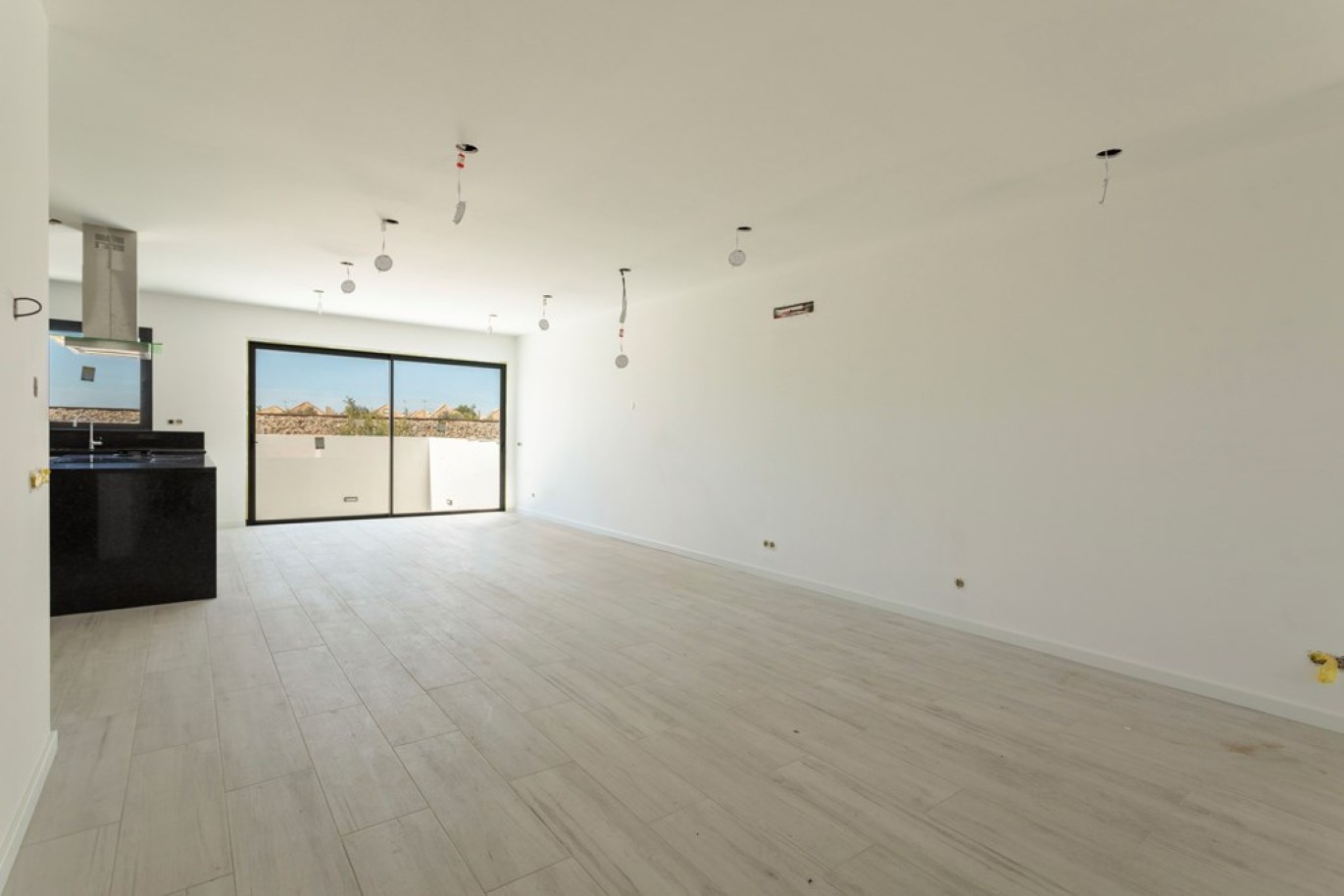 Nuevo adosado de 3 dormitorios en venta en Tavira, Algarve_267392