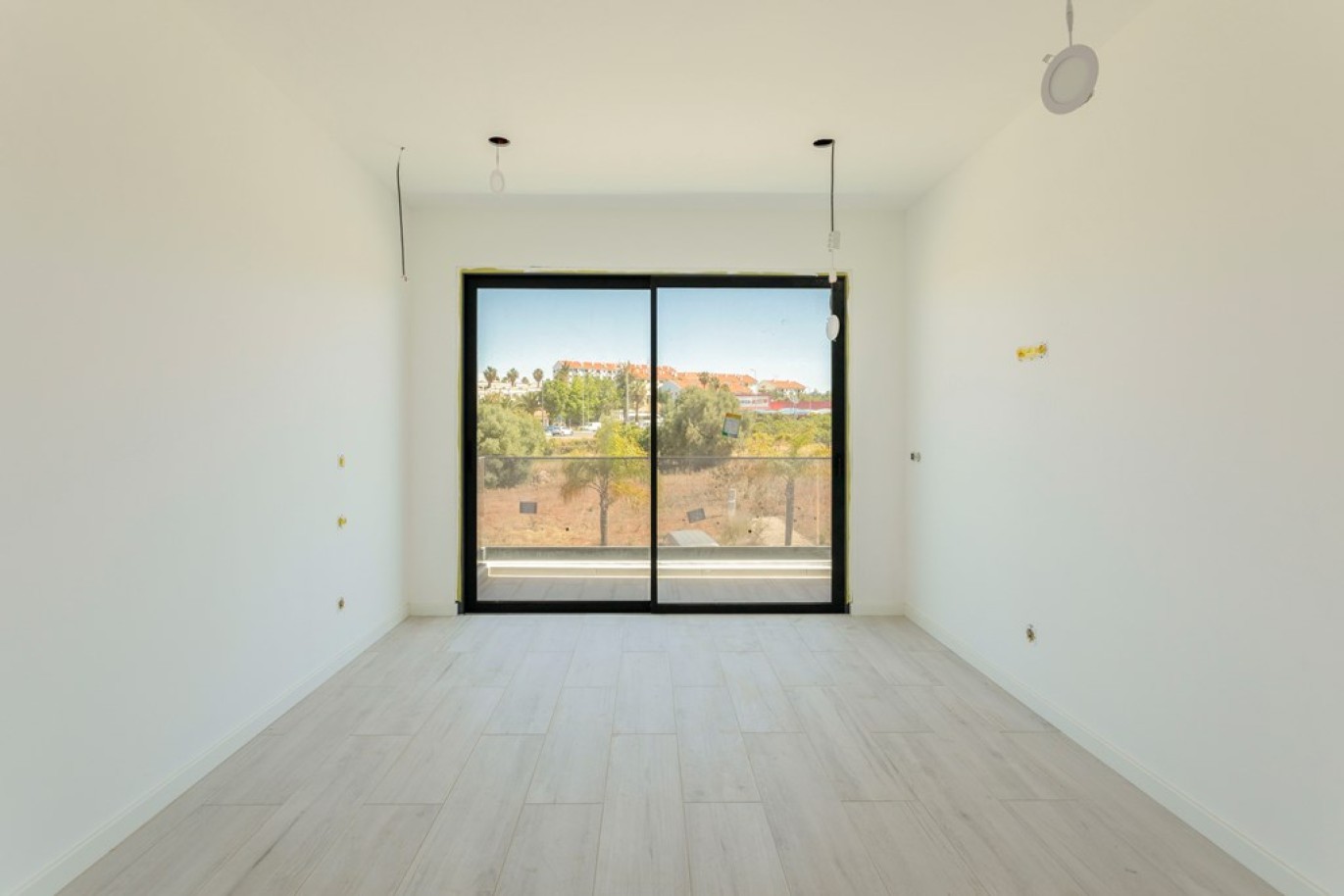 New 3-bedroom townhouse for sale in Tavira, Algarve_267403