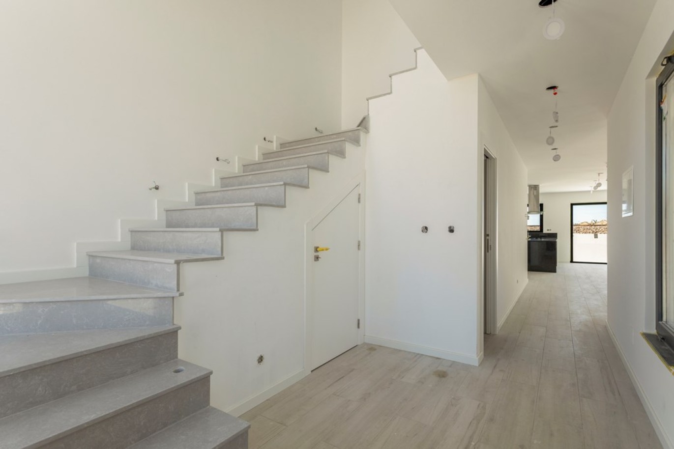 Neues 3 Schlafzimmer Stadthaus zu verkaufen in Tavira, Algarve_267414