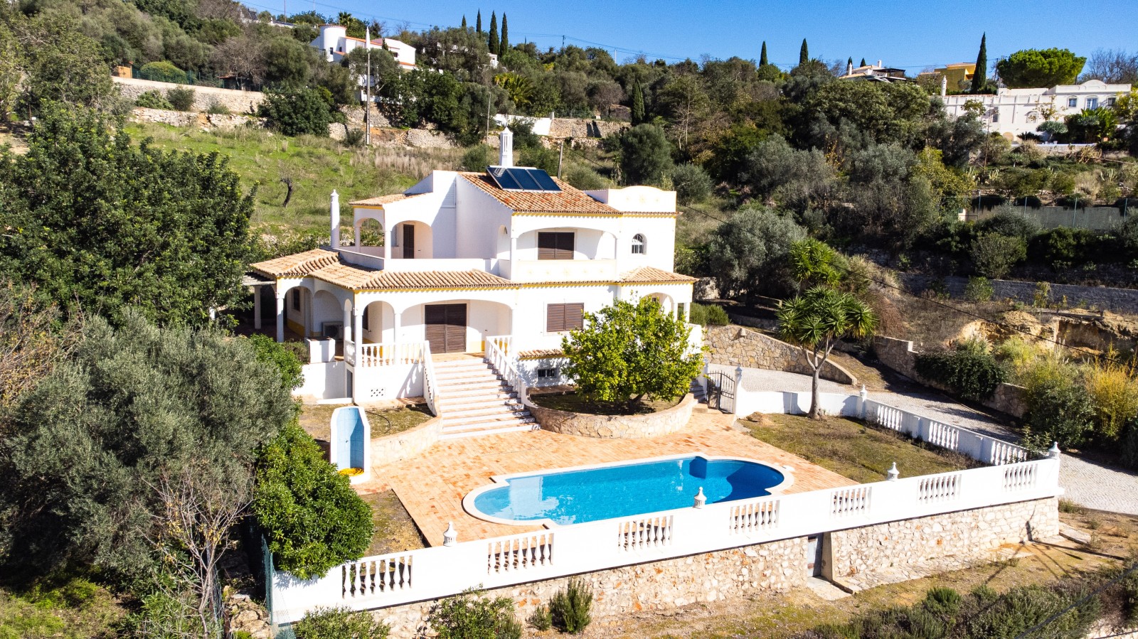 Villa de 4 chambres, avec piscine, à vendre, à Boliqueime, Loulé, Algarve_267419