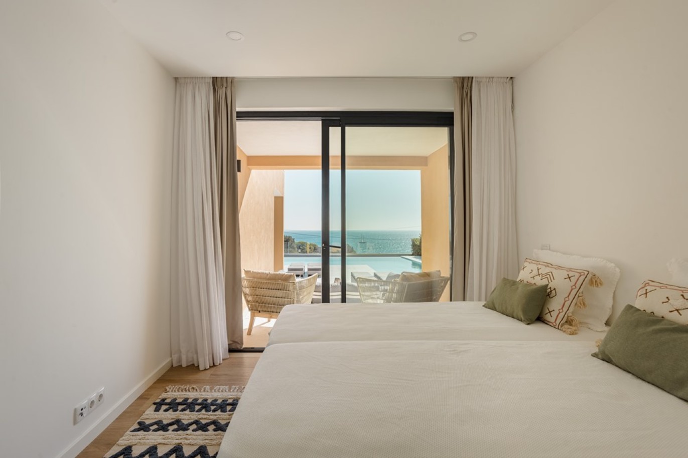 Villa de lujo de 5 dormitorios junto al mar, en venta en Arrifes Playa, Algarve_267796