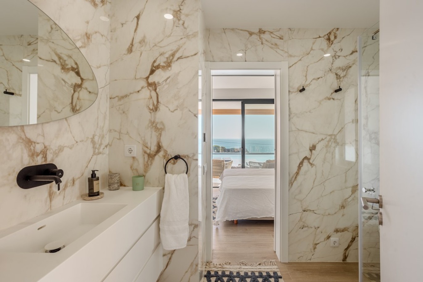 Villa de lujo de 5 dormitorios junto al mar, en venta en Arrifes Playa, Algarve_267812