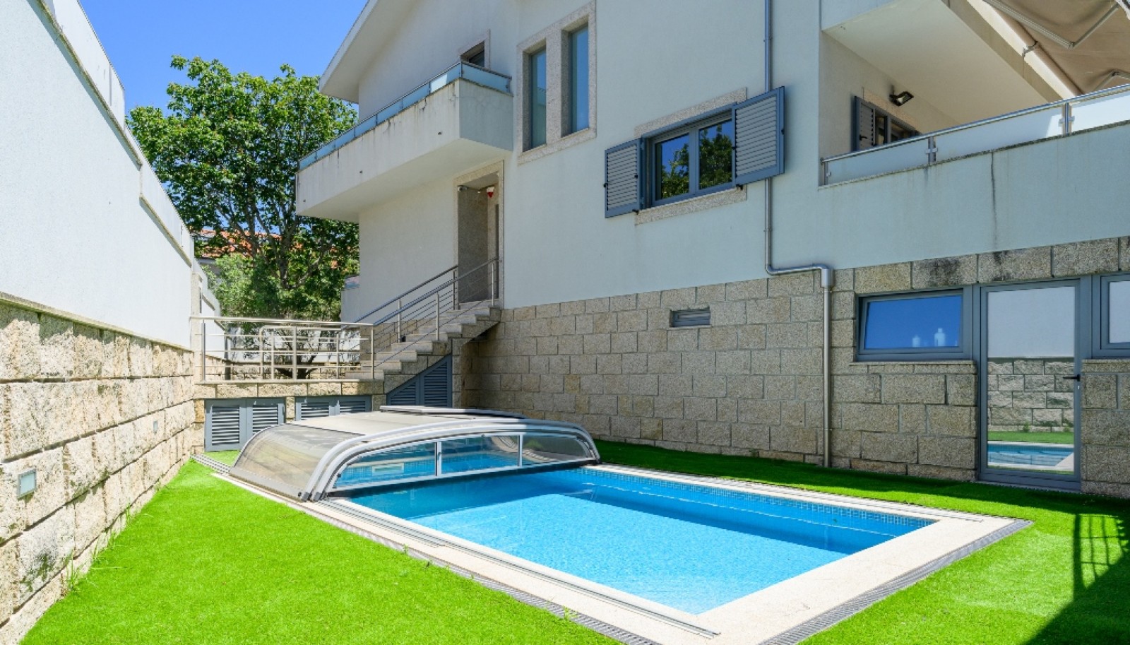 Villa de 3 dormitorios con jardín y piscina, en venta, en Porto, Portugal_268479