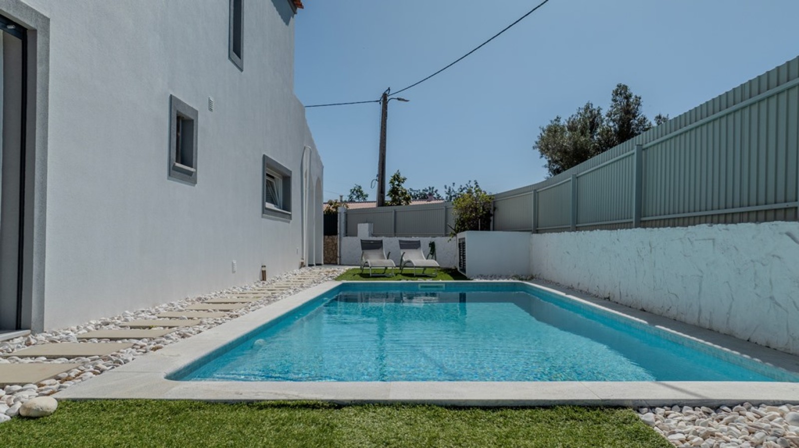 Moradia V4 renovada com piscina, para venda em Vilamoura, Algarve_268747