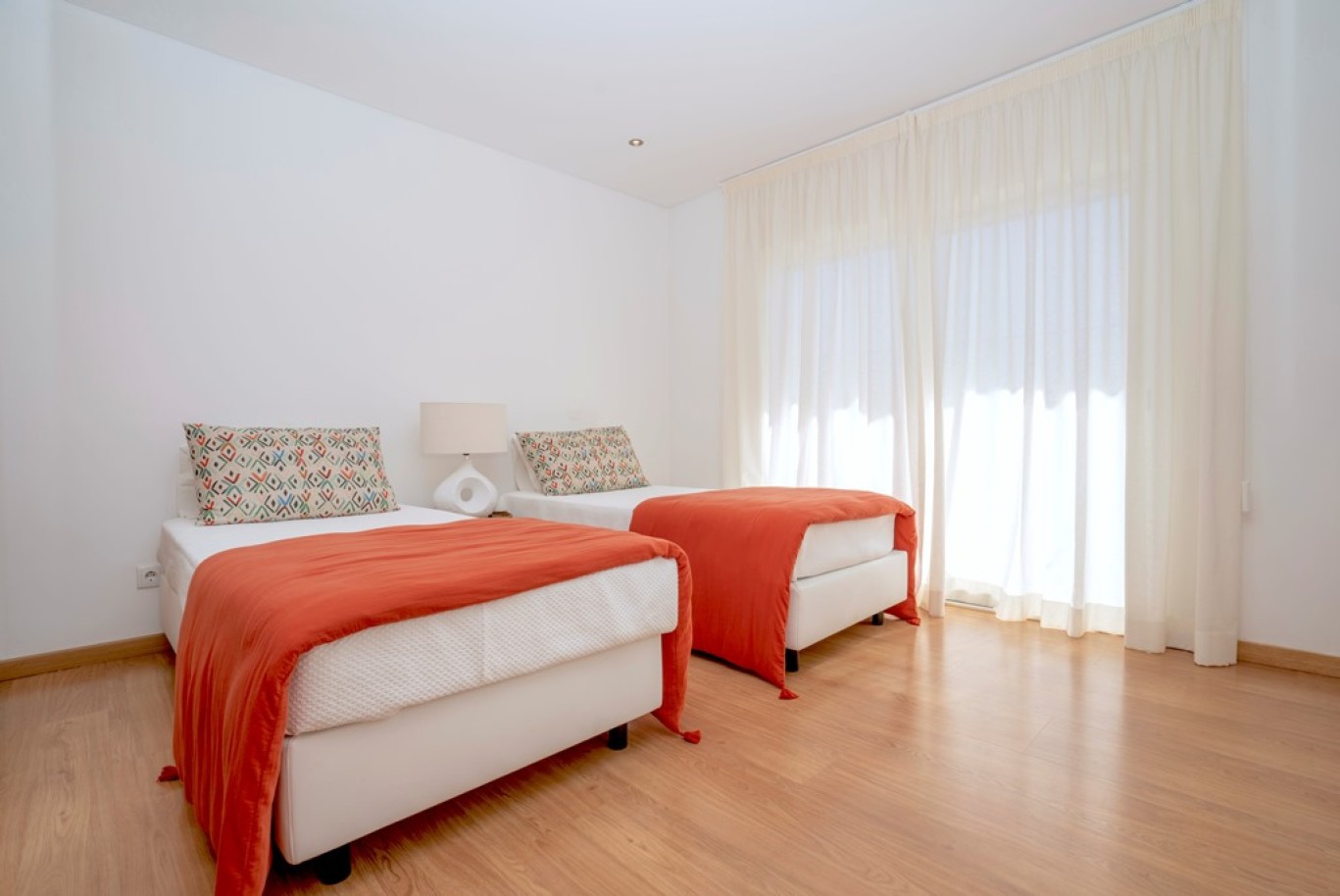 Villa reformada de 4 dormitorios con piscina, en venta en Vilamoura, Algarve_268756
