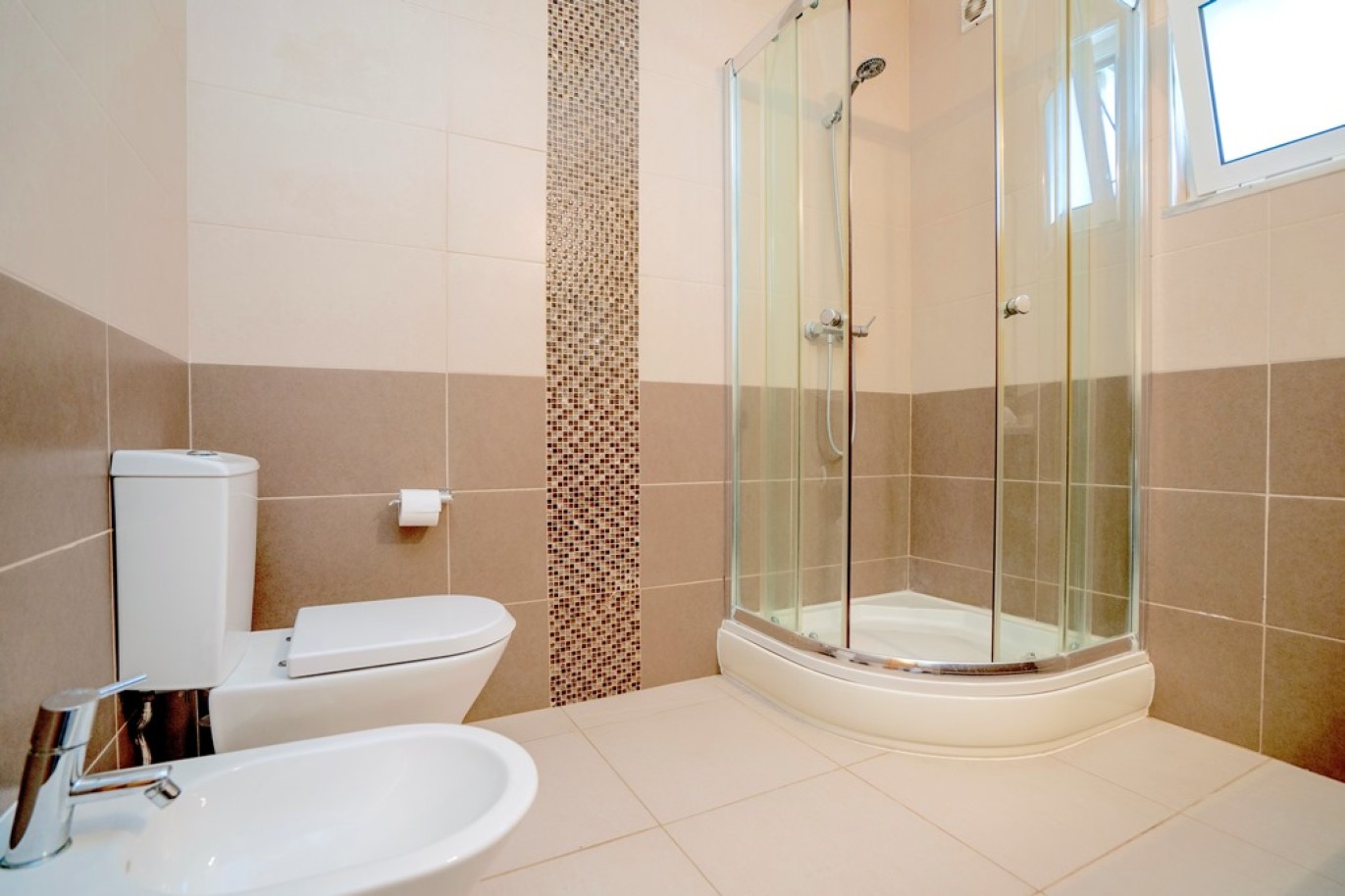 Villa rénovée de 4 chambres avec piscine, à vendre à Vilamoura, Algarve_268763