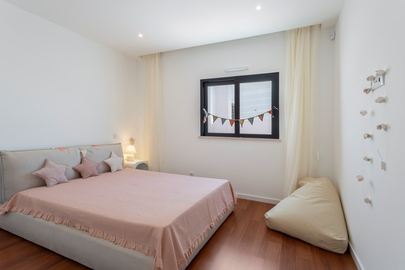 Villa moderne de 3 chambres avec piscine, à vendre à Altura, Algarve_272675