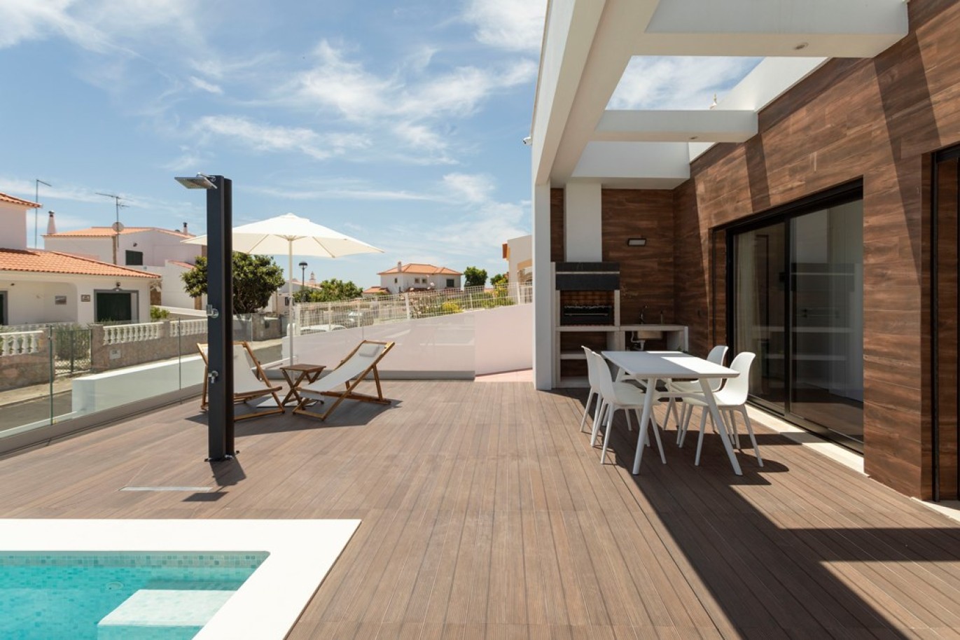 Moderna moradia térrea V3 com piscina, para venda em Altura, Algarve_272679