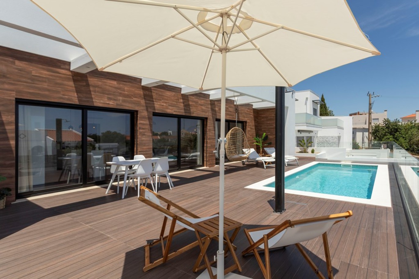 Moderna moradia térrea V3 com piscina, para venda em Altura, Algarve_272686
