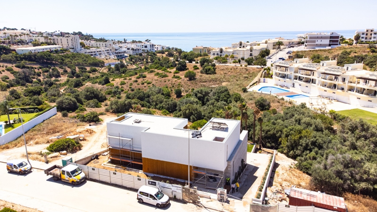 Villa moderna, vista al mar, 2 piscinas, en Porto de Mós, Lagos, Algarve_272893