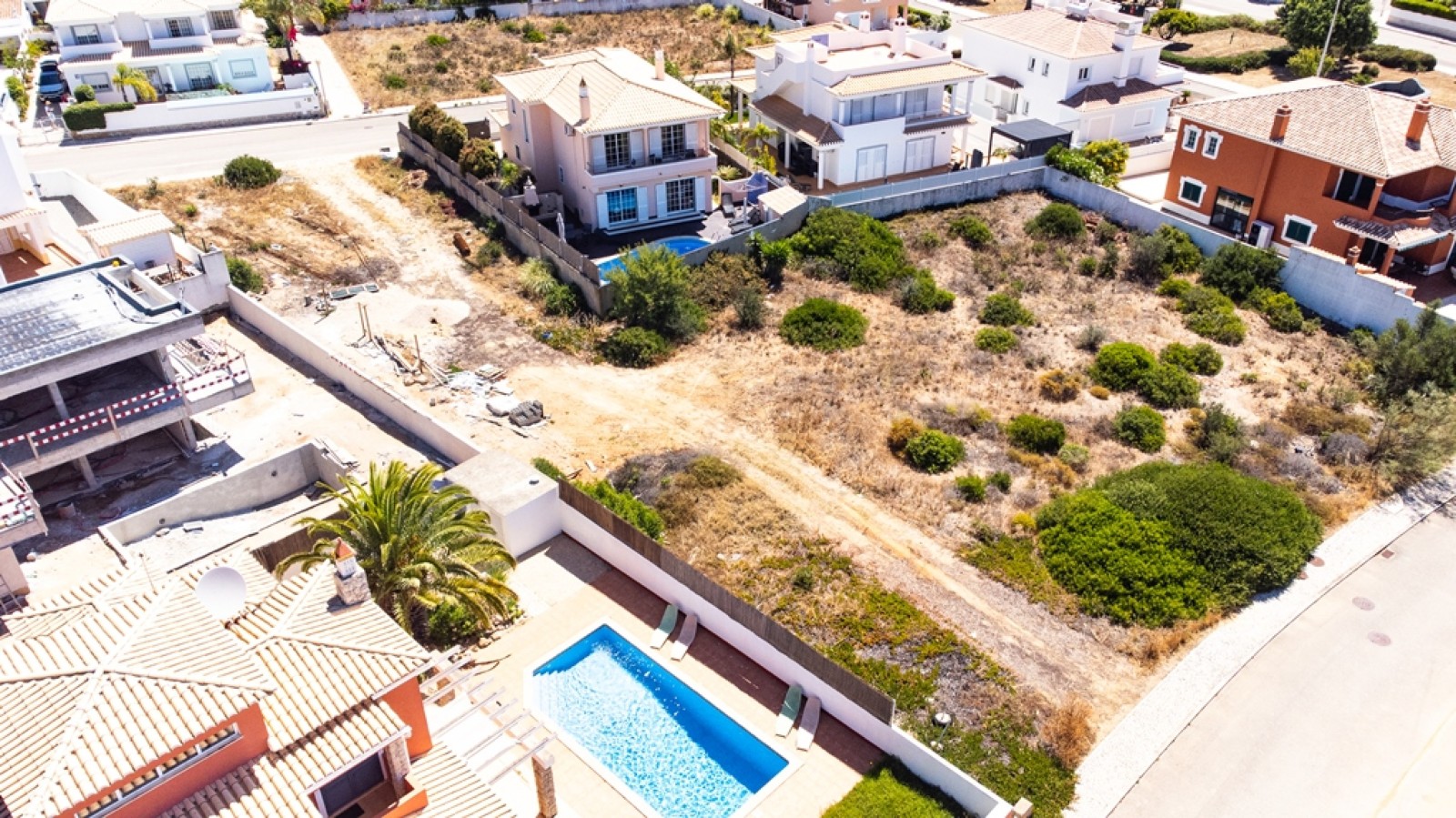 Plot with approved project to build a villa, in Lagos, Algarve_272898