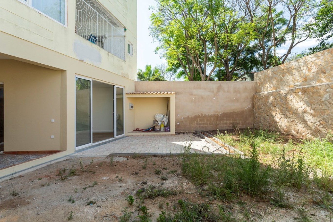 Renovated 3-bedroom apartment for sale in Loulé, Algarve_273455