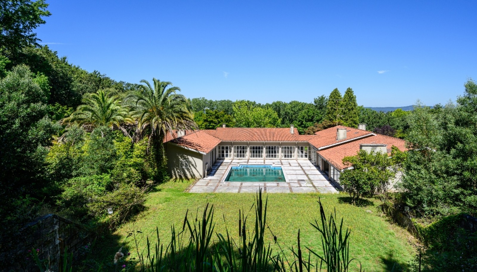 Villa de seis dormitorios con piscina, en venta, Famalicão, Portugal_276384