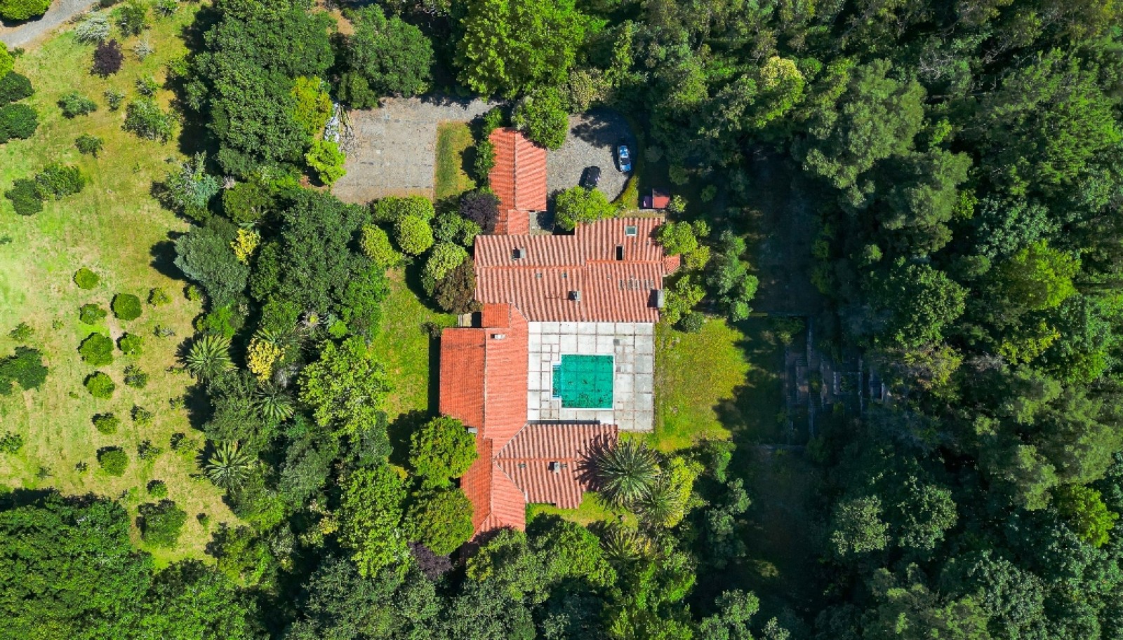 Villa de seis dormitorios con piscina, en venta, Famalicão, Portugal_276433