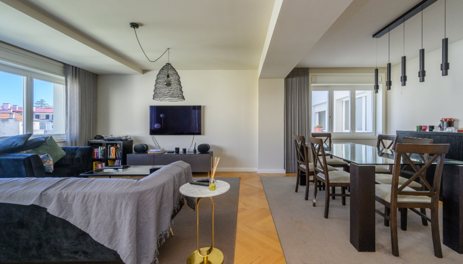Luxuriöse 3-Schlafzimmer-Wohnung mit Balkonen,  zu mieten, Porto, Portugal_280200