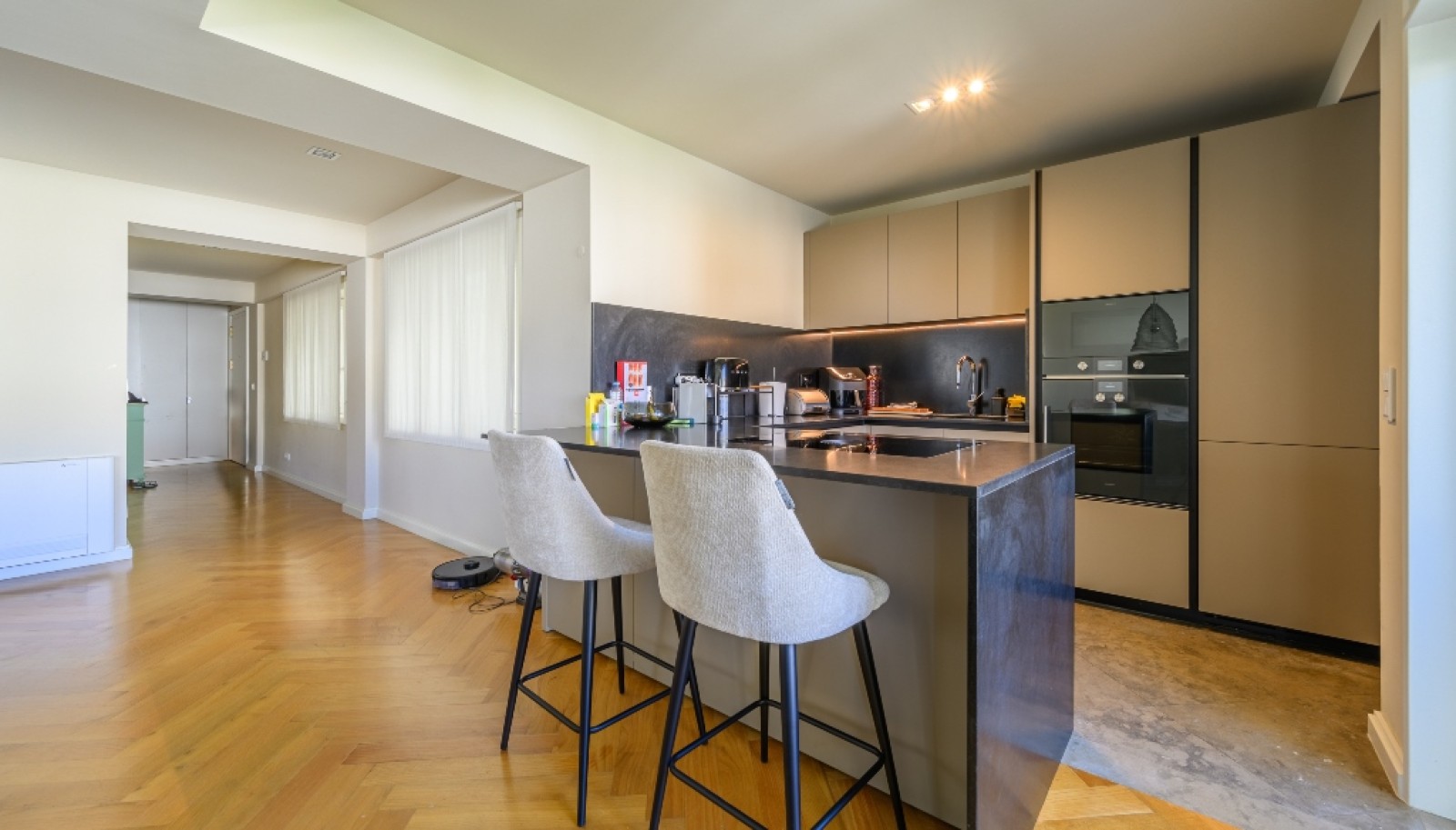 Luxuriöse 3-Schlafzimmer-Wohnung mit Balkonen,  zu mieten, Porto, Portugal_280206