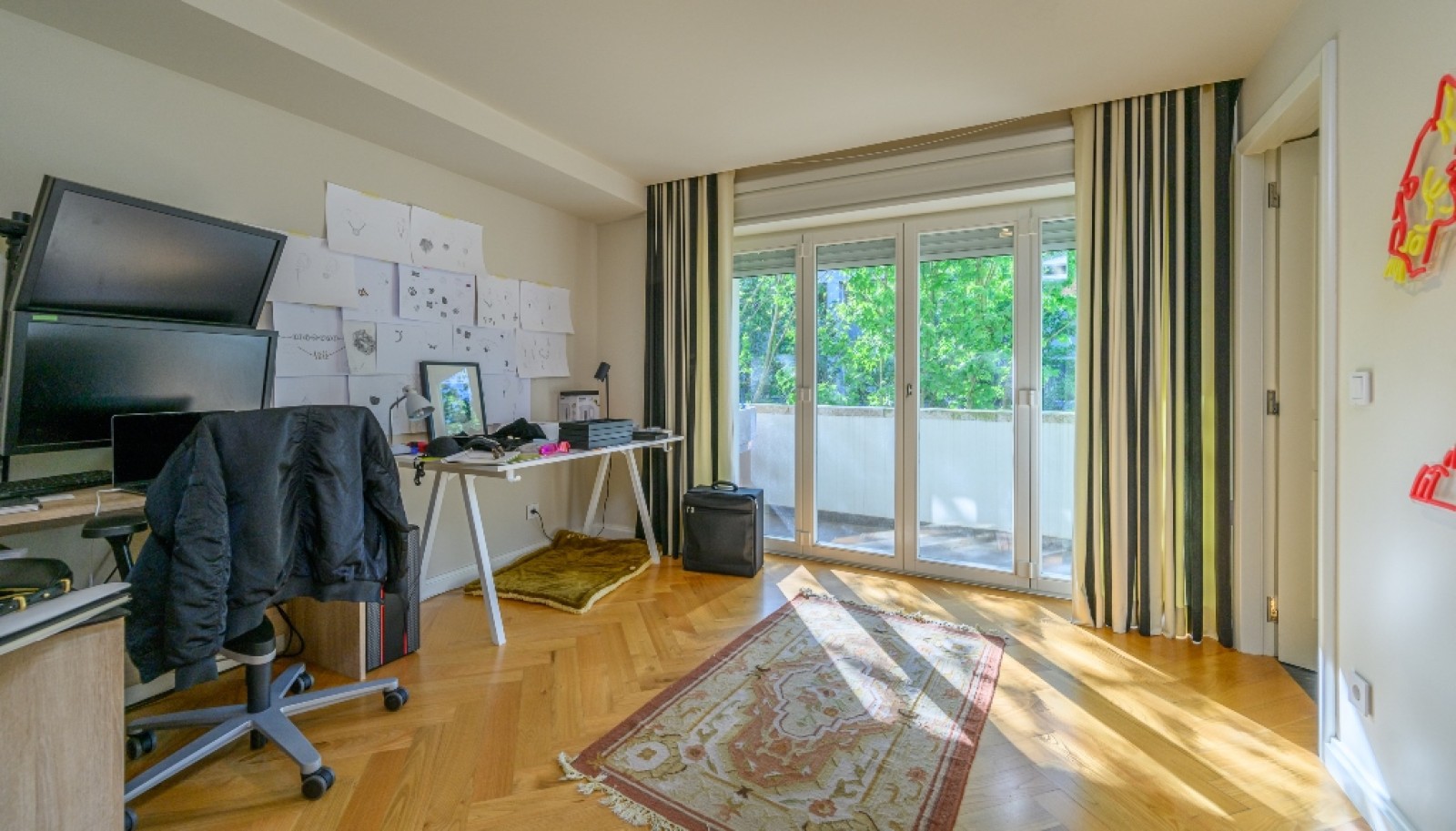 Luxuriöse 3-Schlafzimmer-Wohnung mit Balkonen,  zu mieten, Porto, Portugal_280213