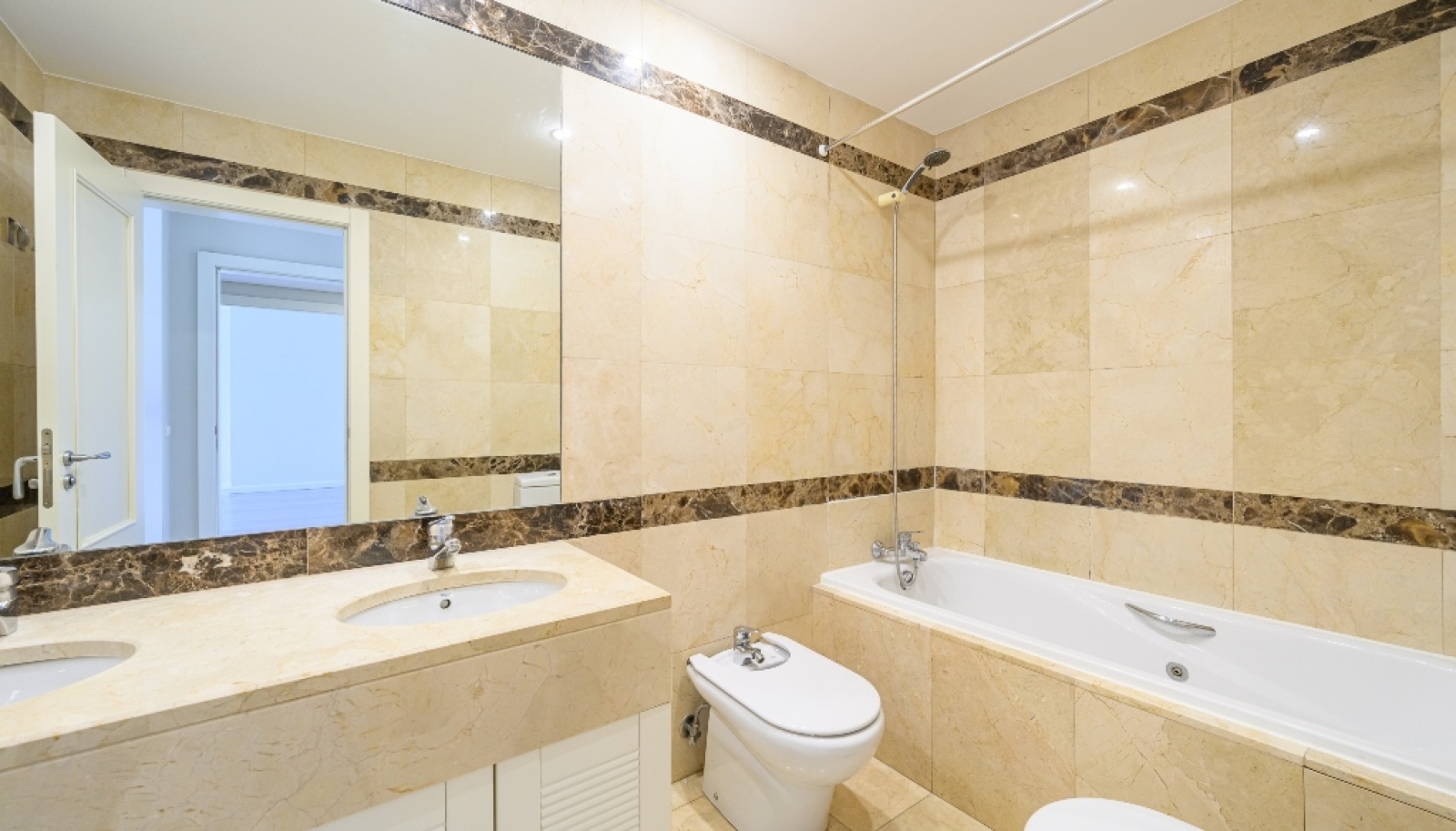 Apartamento T1 remodelado, para arrendar, na Boavista, Porto_283250