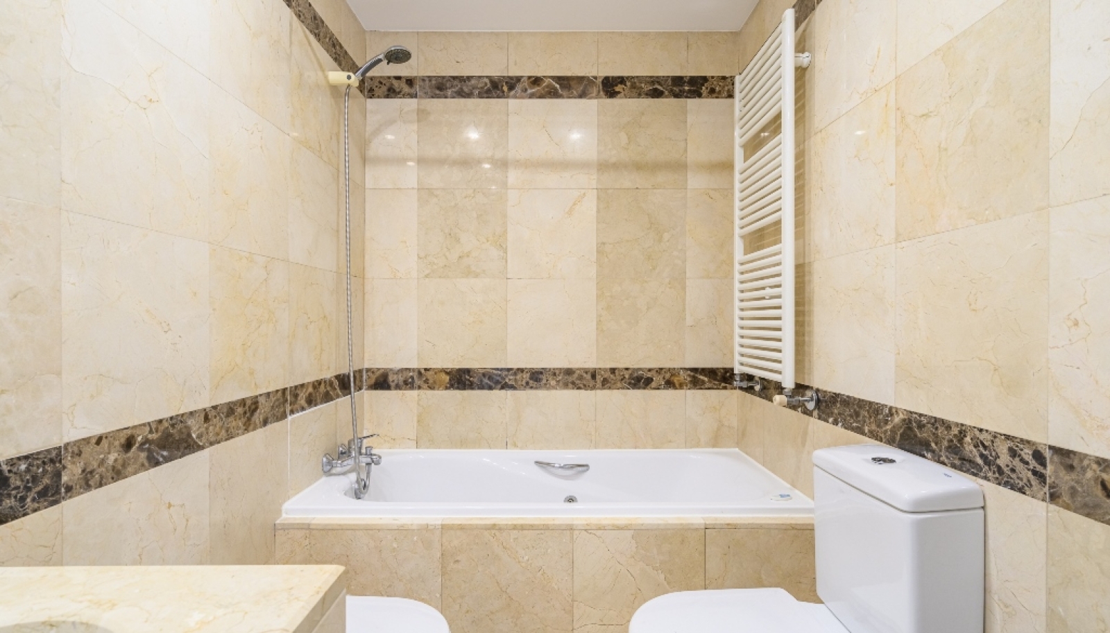 Apartamento T1 remodelado, para arrendar, na Boavista, Porto_283252